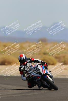 media/Oct-08-2022-SoCal Trackdays (Sat) [[1fc3beec89]]/Turn 16 (125pm)/